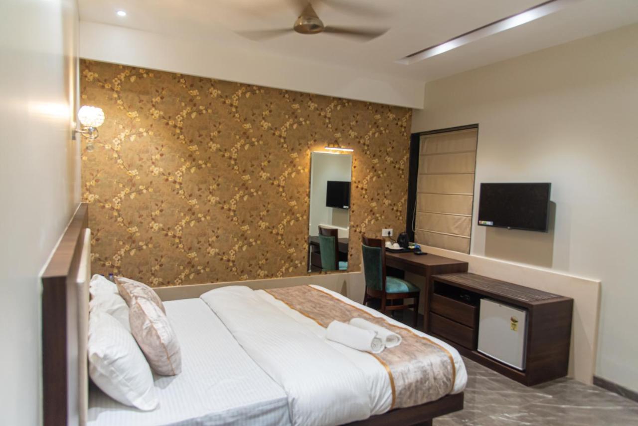 Hotel Royal Livin Varanasi Exterior photo