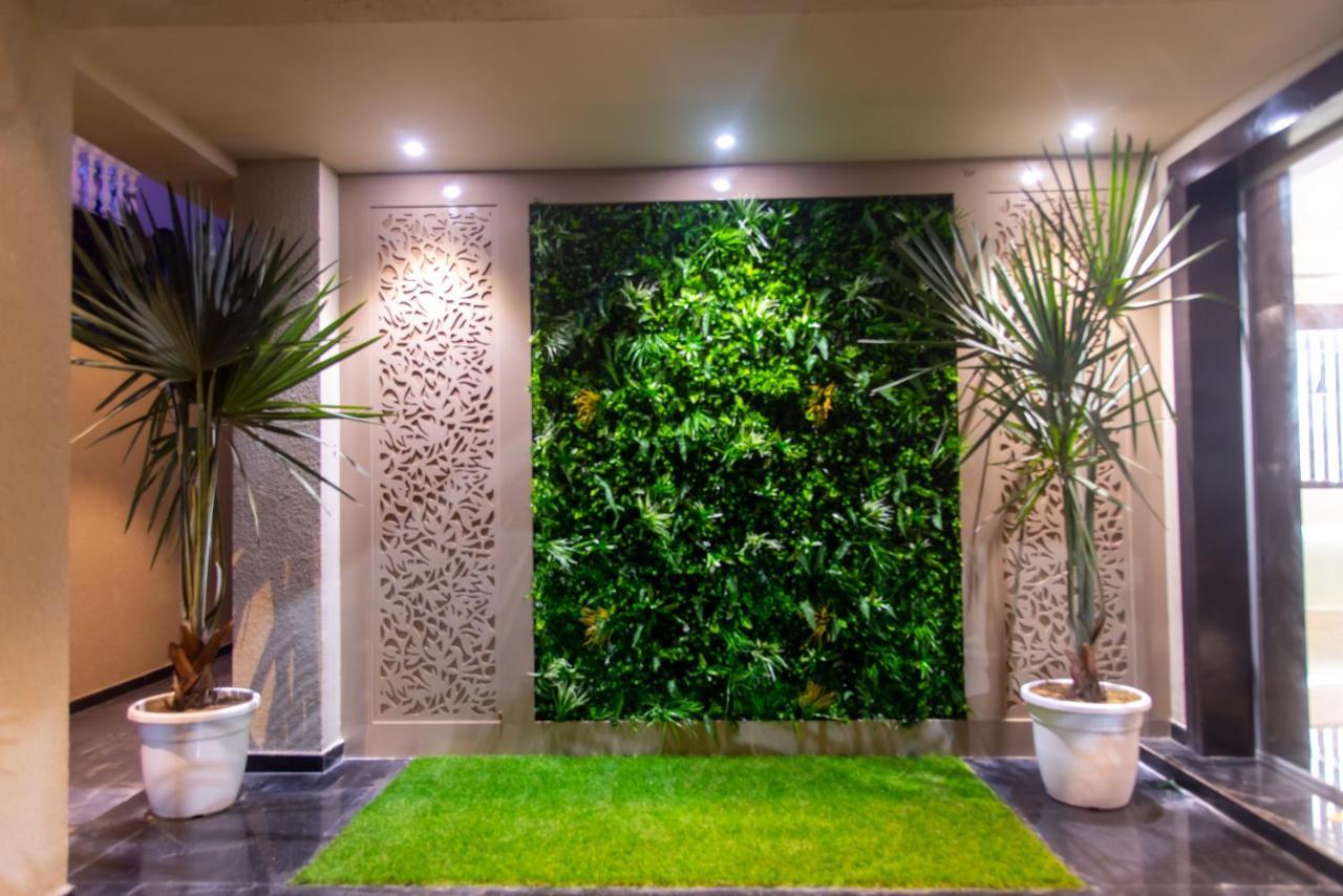 Hotel Royal Livin Varanasi Exterior photo