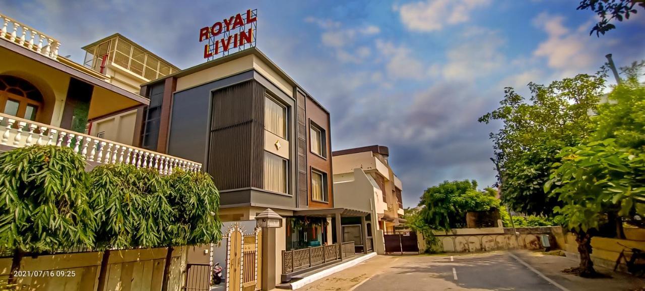 Hotel Royal Livin Varanasi Exterior photo