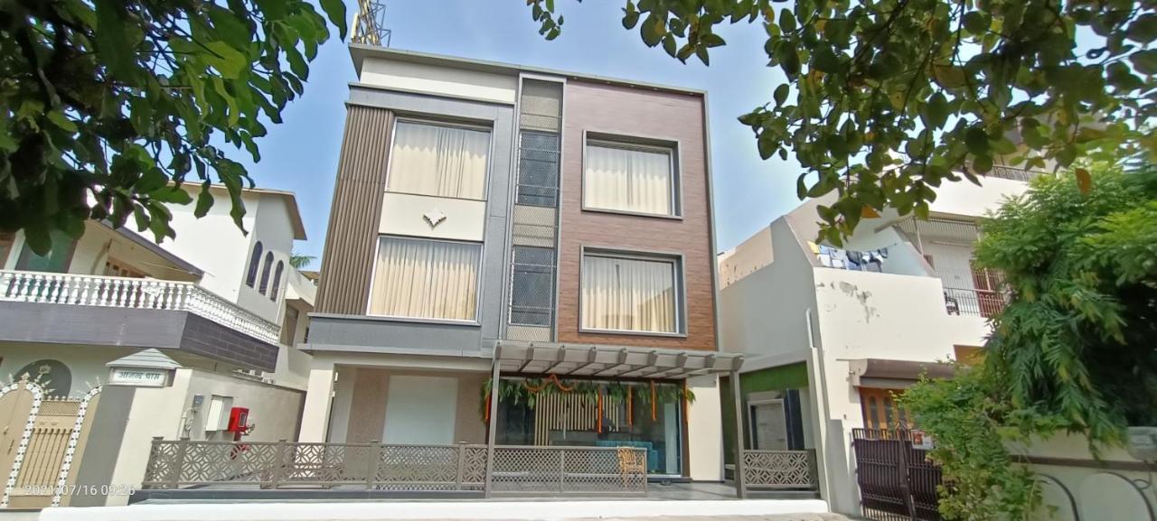 Hotel Royal Livin Varanasi Exterior photo